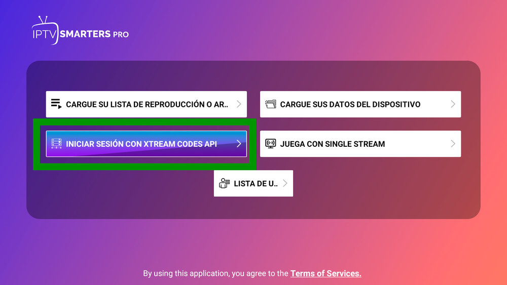 Pantalla de IPTV Smarters Pro con la opción «Iniciar sesión con XTREAM Codes Api» resaltada